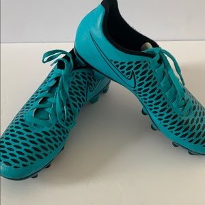 Unisex Nike soccer cleats